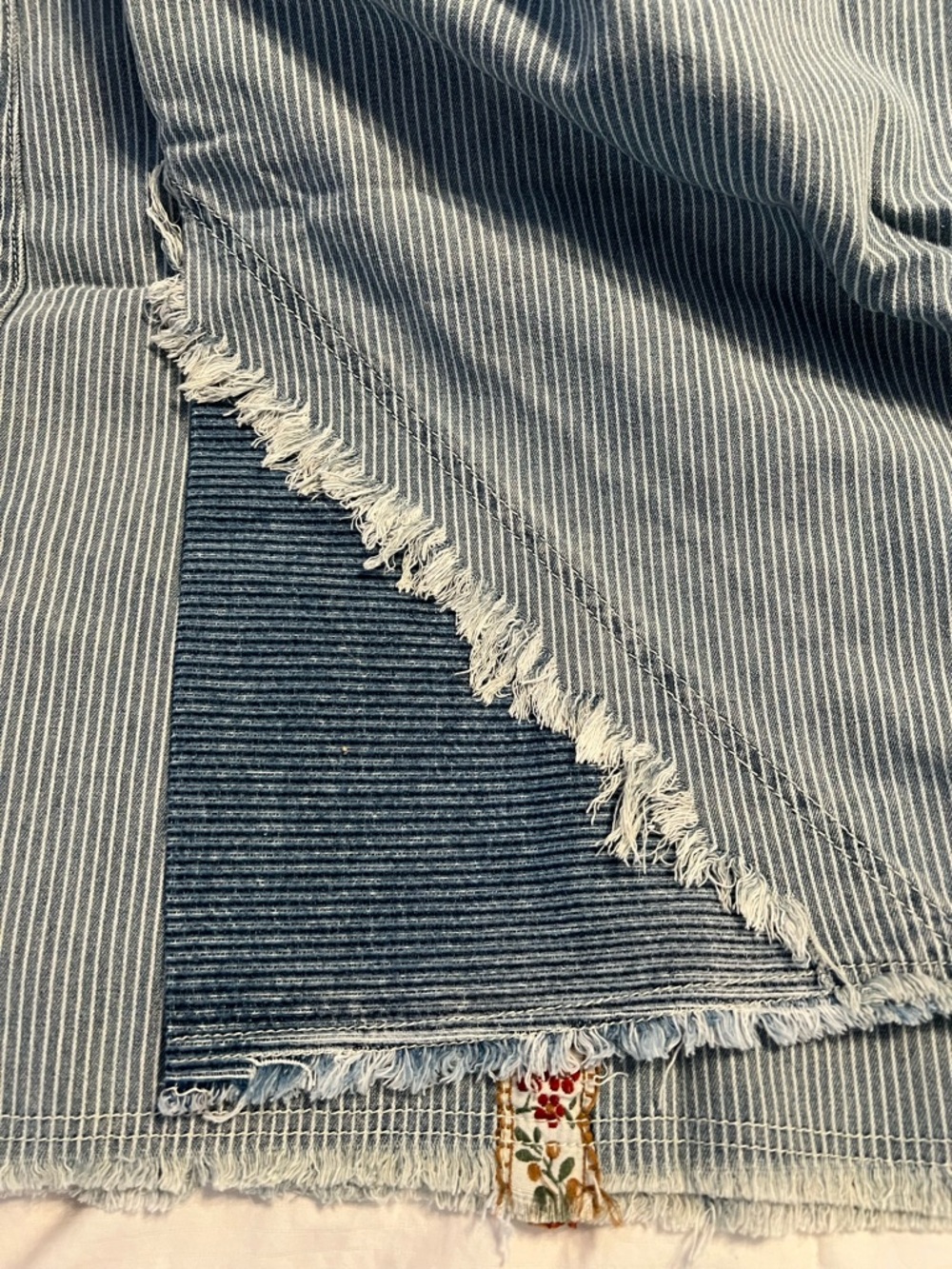 POL Boho Embroidered Wide Leg Pinstriped Jeans M  Floral Festival - Picture 9 of 13